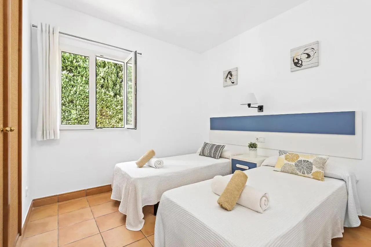ヴィラ Marta 3 Bedroom Villa, Cala Blanca スペイン